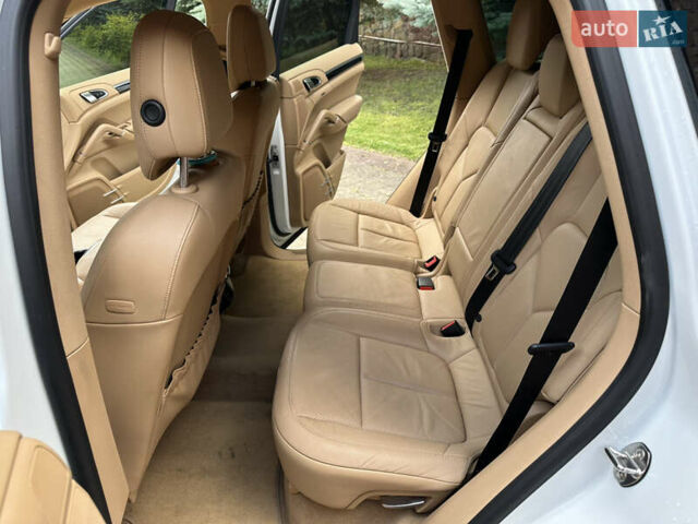 Белый Порше Каен, объемом двигателя 3.6 л и пробегом 89 тыс. км за 18500 $, фото 11 на Automoto.ua
