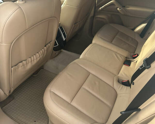 Порше Каен 2013 в Киеве на Automoto.ua Белый Порше Каен, объемом двигателя 3.6 л и пробегом 159 тыс. км за 19900 $, фото 12 на Automoto.ua