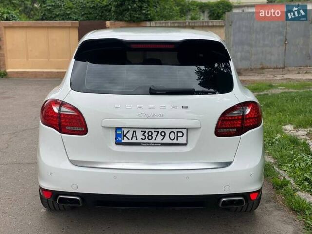 Белый Порше Каен, объемом двигателя 2.97 л и пробегом 308 тыс. км за 20999 $, фото 9 на Automoto.ua