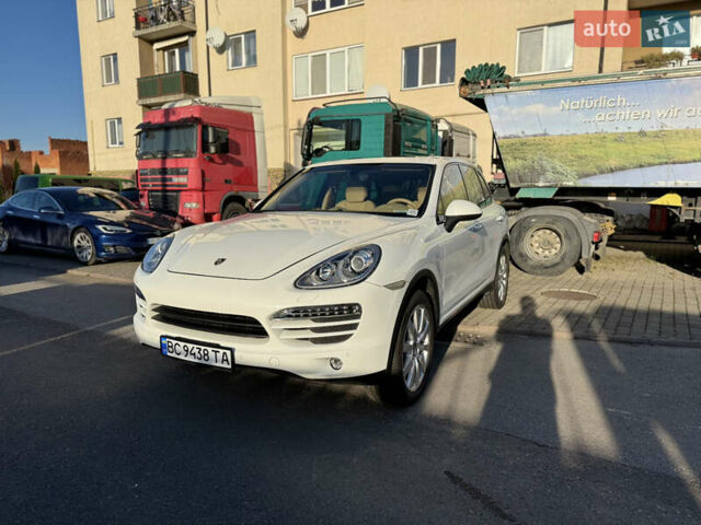 Белый Порше Каен, объемом двигателя 3.6 л и пробегом 156 тыс. км за 20150 $, фото 2 на Automoto.ua