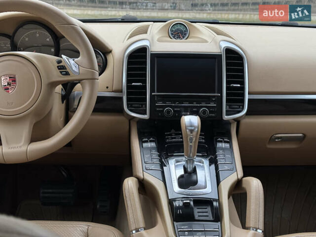 Белый Порше Каен, объемом двигателя 3 л и пробегом 136 тыс. км за 19900 $, фото 39 на Automoto.ua