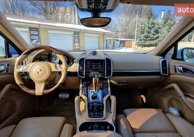 Белый Порше Каен, объемом двигателя 4.8 л и пробегом 132 тыс. км за 27800 $, фото 27 на Automoto.ua