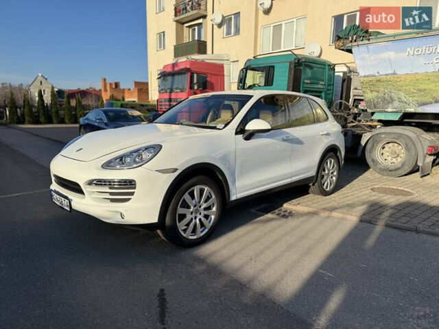 Белый Порше Каен, объемом двигателя 3.6 л и пробегом 156 тыс. км за 20150 $, фото 3 на Automoto.ua