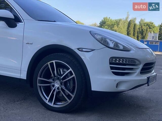 Белый Порше Каен, объемом двигателя 2.97 л и пробегом 308 тыс. км за 20999 $, фото 27 на Automoto.ua