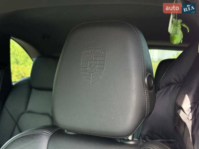 Білий Порше Cayenne, об'ємом двигуна 2.97 л та пробігом 190 тис. км за 24000 $, фото 27 на Automoto.ua