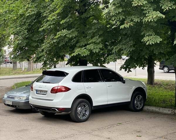 Белый Порше Каен, объемом двигателя 2.97 л и пробегом 308 тыс. км за 20999 $, фото 21 на Automoto.ua