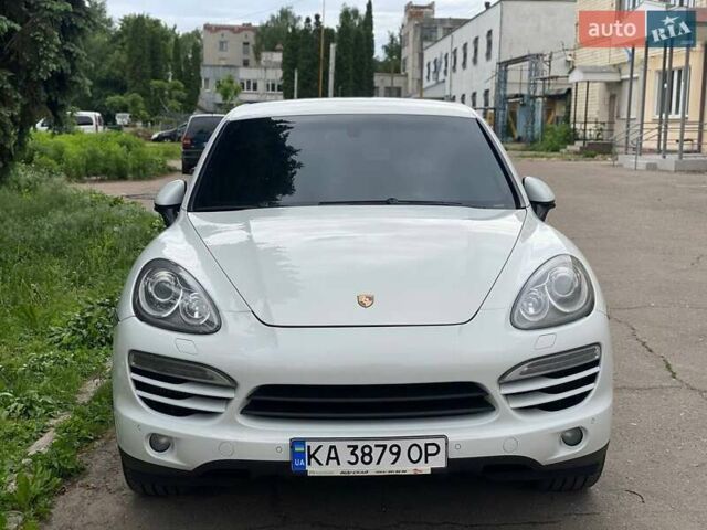 Белый Порше Каен, объемом двигателя 2.97 л и пробегом 308 тыс. км за 20999 $, фото 2 на Automoto.ua