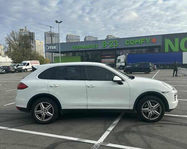 Порше Каен 2013 в Киеве на Automoto.ua Белый Порше Каен, объемом двигателя 3.6 л и пробегом 159 тыс. км за 19900 $, фото 4 на Automoto.ua