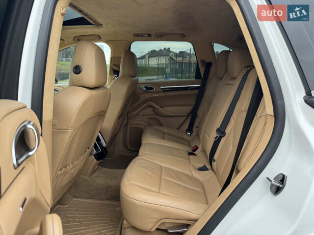 Белый Порше Каен, объемом двигателя 3 л и пробегом 136 тыс. км за 19900 $, фото 33 на Automoto.ua