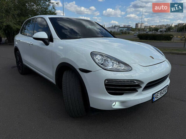 Белый Порше Каен, объемом двигателя 2.97 л и пробегом 190 тыс. км за 25500 $, фото 6 на Automoto.ua