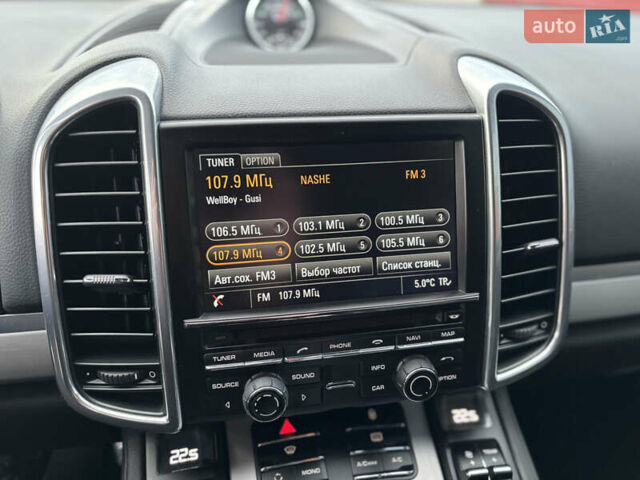 Білий Порше Cayenne, об'ємом двигуна 4.8 л та пробігом 81 тис. км за 20900 $, фото 13 на Automoto.ua