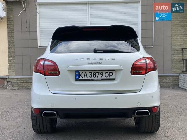 Белый Порше Каен, объемом двигателя 2.97 л и пробегом 308 тыс. км за 20999 $, фото 29 на Automoto.ua