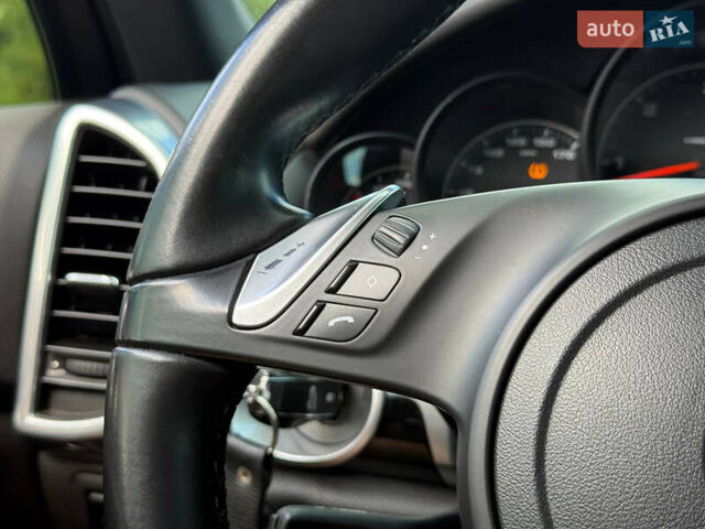 Білий Порше Cayenne, об'ємом двигуна 2.97 л та пробігом 190 тис. км за 24000 $, фото 29 на Automoto.ua