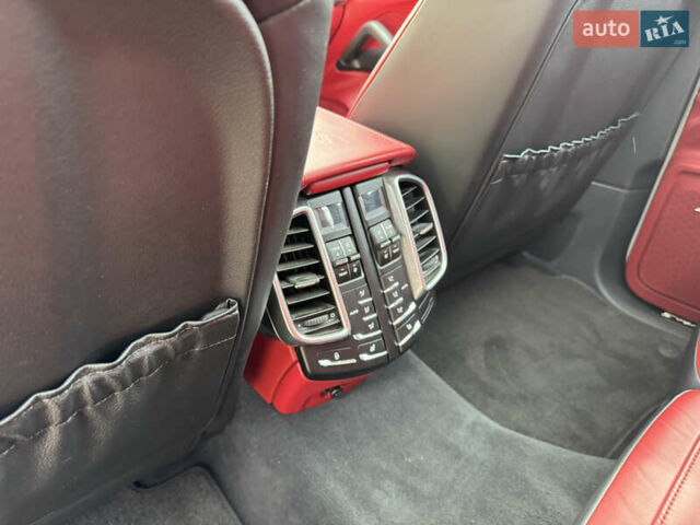 Білий Порше Cayenne, об'ємом двигуна 4.8 л та пробігом 89 тис. км за 28999 $, фото 18 на Automoto.ua