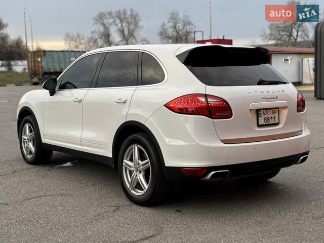 Білий Порше Cayenne, об'ємом двигуна 4.8 л та пробігом 81 тис. км за 20900 $, фото 3 на Automoto.ua