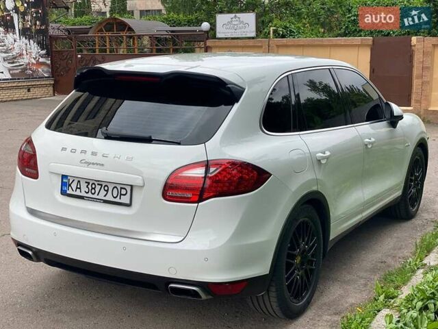 Белый Порше Каен, объемом двигателя 2.97 л и пробегом 308 тыс. км за 20999 $, фото 7 на Automoto.ua