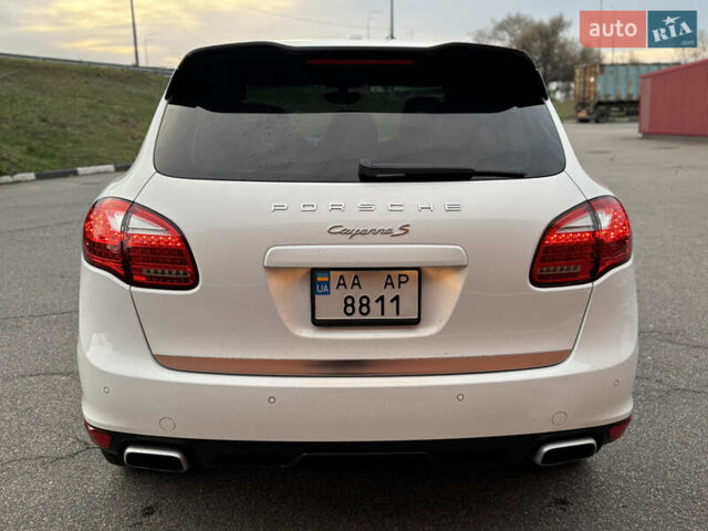 Білий Порше Cayenne, об'ємом двигуна 4.8 л та пробігом 81 тис. км за 20900 $, фото 4 на Automoto.ua