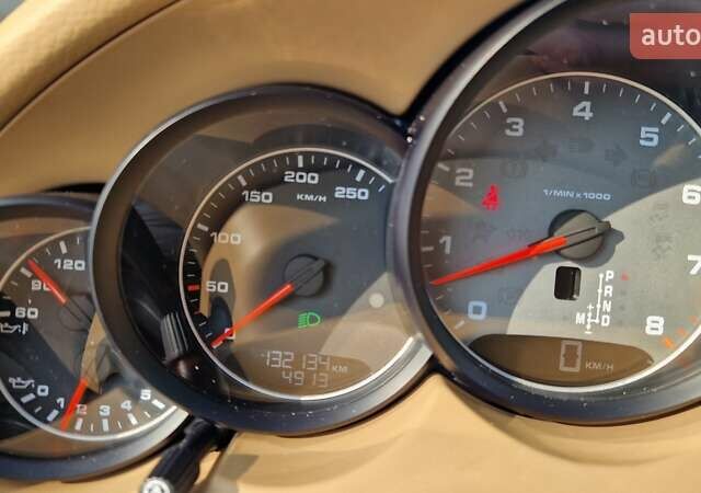 Белый Порше Каен, объемом двигателя 4.8 л и пробегом 132 тыс. км за 27800 $, фото 17 на Automoto.ua