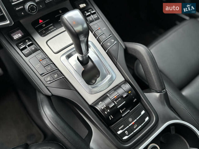 Білий Порше Cayenne, об'ємом двигуна 4.8 л та пробігом 81 тис. км за 20900 $, фото 17 на Automoto.ua