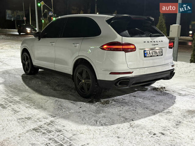 Белый Порше Каен, объемом двигателя 2.97 л и пробегом 185 тыс. км за 22600 $, фото 4 на Automoto.ua