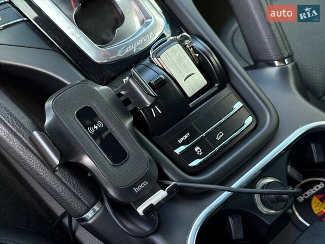 Білий Порше Cayenne, об'ємом двигуна 2.97 л та пробігом 190 тис. км за 24000 $, фото 37 на Automoto.ua