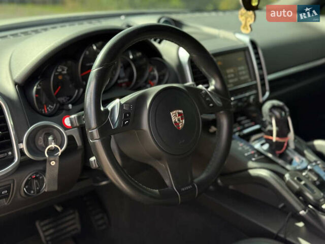 Белый Порше Каен, объемом двигателя 2.97 л и пробегом 190 тыс. км за 25500 $, фото 28 на Automoto.ua