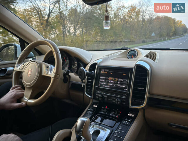Порше Cayenne 2013 у Івано-Франківську на Automoto.ua Білий Порше Cayenne, об'ємом двигуна 2.97 л та пробігом 131 тис. км за 27000 $, фото 5 на Automoto.ua