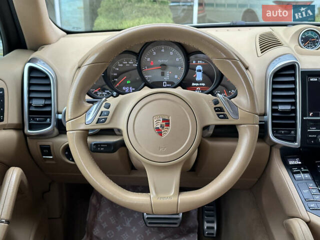 Белый Порше Каен, объемом двигателя 3 л и пробегом 147 тыс. км за 19999 $, фото 11 на Automoto.ua