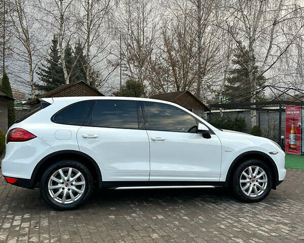 Белый Порше Каен, объемом двигателя 2.97 л и пробегом 180 тыс. км за 23700 $, фото 1 на Automoto.ua