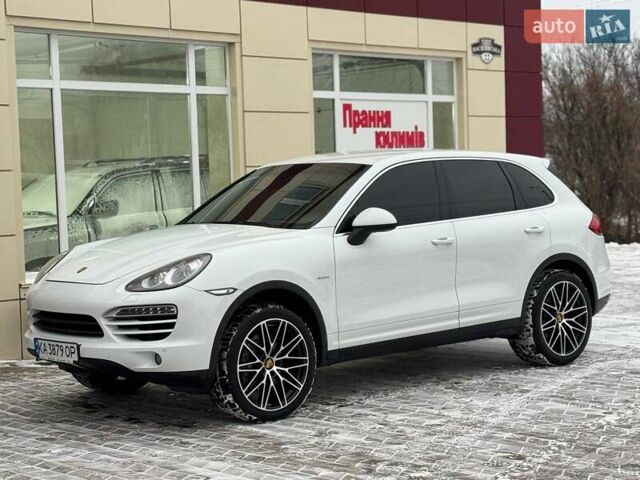 Белый Порше Каен, объемом двигателя 2.97 л и пробегом 308 тыс. км за 20999 $, фото 5 на Automoto.ua