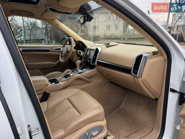 Белый Порше Каен, объемом двигателя 3 л и пробегом 136 тыс. км за 19900 $, фото 45 на Automoto.ua