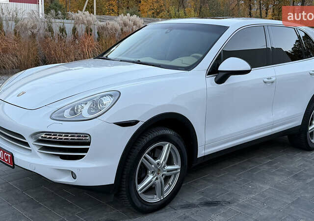 Белый Порше Каен, объемом двигателя 3 л и пробегом 187 тыс. км за 22400 $, фото 21 на Automoto.ua