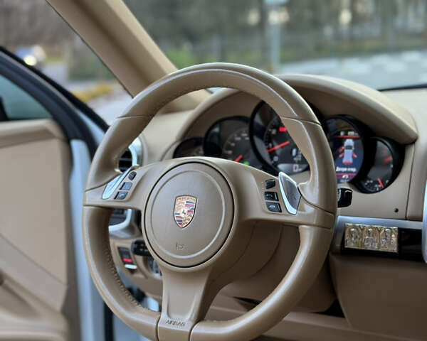 Белый Порше Каен, объемом двигателя 3.6 л и пробегом 190 тыс. км за 23500 $, фото 40 на Automoto.ua