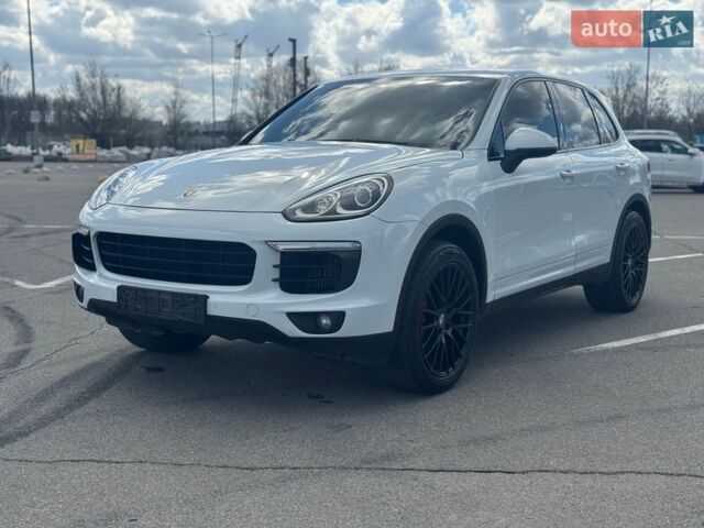 Белый Порше Каен, объемом двигателя 3.6 л и пробегом 150 тыс. км за 21500 $, фото 4 на Automoto.ua
