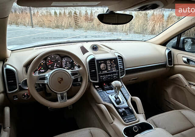 Белый Порше Каен, объемом двигателя 3 л и пробегом 187 тыс. км за 22400 $, фото 33 на Automoto.ua