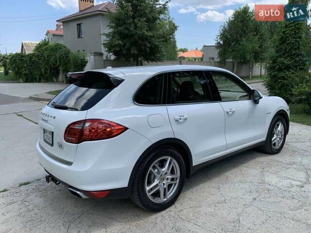 Білий Порше Cayenne, об'ємом двигуна 3 л та пробігом 120 тис. км за 23206 $, фото 4 на Automoto.ua