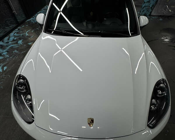 Белый Порше Каен, объемом двигателя 3.6 л и пробегом 130 тыс. км за 27500 $, фото 9 на Automoto.ua