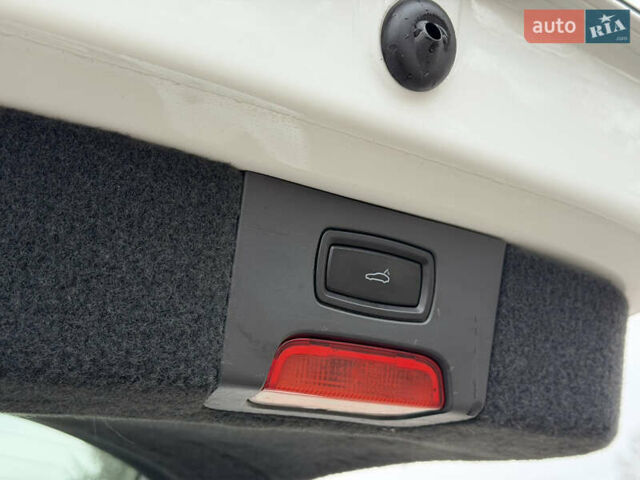 Белый Порше Каен, объемом двигателя 3 л и пробегом 195 тыс. км за 28700 $, фото 56 на Automoto.ua