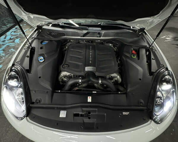 Белый Порше Каен, объемом двигателя 3.6 л и пробегом 130 тыс. км за 27500 $, фото 75 на Automoto.ua