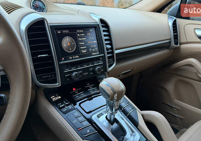 Белый Порше Каен, объемом двигателя 3 л и пробегом 187 тыс. км за 22400 $, фото 39 на Automoto.ua