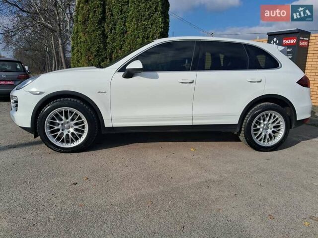 Белый Порше Каен, объемом двигателя 2.97 л и пробегом 194 тыс. км за 31700 $, фото 5 на Automoto.ua