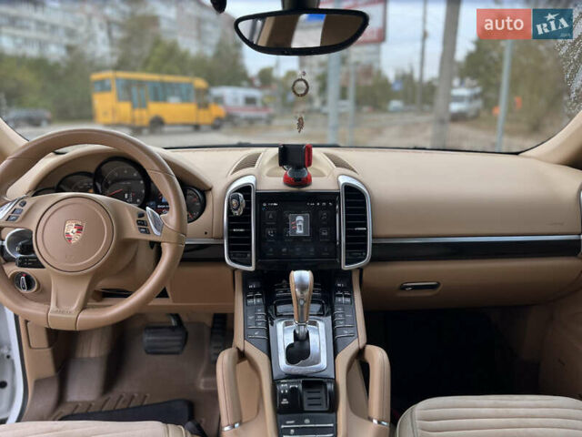 Білий Порше Cayenne, об'ємом двигуна 3.6 л та пробігом 96 тис. км за 22900 $, фото 9 на Automoto.ua