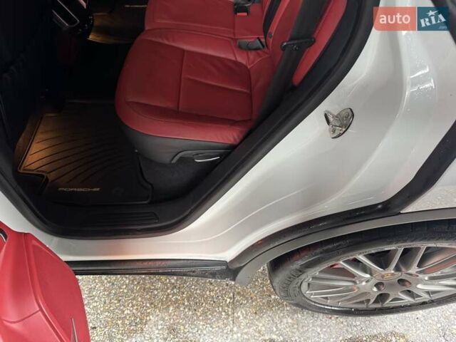 Білий Порше Cayenne, об'ємом двигуна 3 л та пробігом 193 тис. км за 26700 $, фото 85 на Automoto.ua
