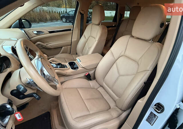 Порше Cayenne 2014 у Луцьку на Automoto.ua Білий Порше Cayenne, об'ємом двигуна 3 л та пробігом 187 тис. км за 22400 $, фото 48 на Automoto.ua