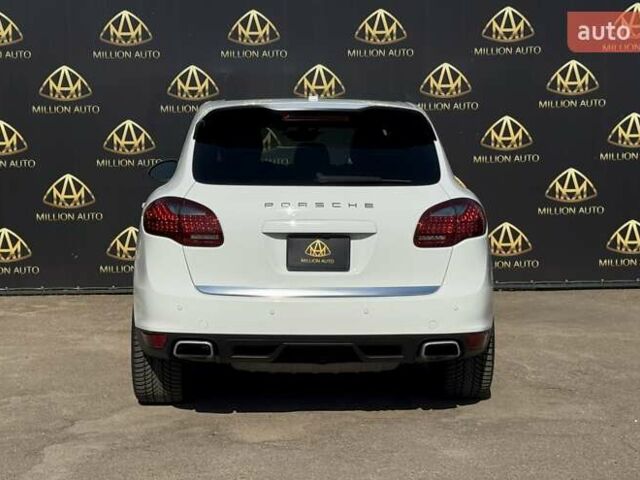 Белый Порше Каен, объемом двигателя 3 л и пробегом 238 тыс. км за 24500 $, фото 4 на Automoto.ua