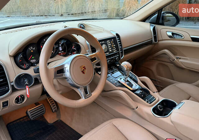 Белый Порше Каен, объемом двигателя 3 л и пробегом 187 тыс. км за 22400 $, фото 44 на Automoto.ua