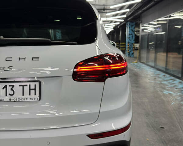 Белый Порше Каен, объемом двигателя 3.6 л и пробегом 130 тыс. км за 27500 $, фото 17 на Automoto.ua