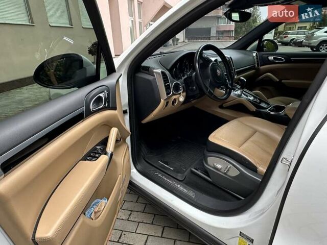 Білий Порше Cayenne, об'ємом двигуна 3.6 л та пробігом 190 тис. км за 29500 $, фото 2 на Automoto.ua
