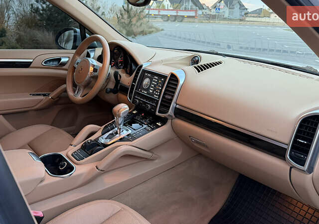 Белый Порше Каен, объемом двигателя 3 л и пробегом 187 тыс. км за 22400 $, фото 26 на Automoto.ua