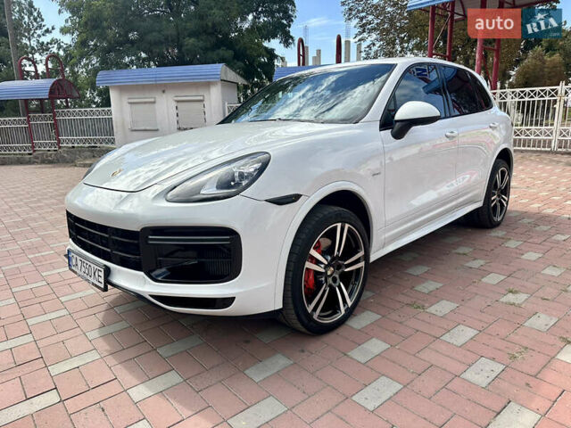 Білий Порше Cayenne, об'ємом двигуна 3 л та пробігом 199 тис. км за 27500 $, фото 16 на Automoto.ua
